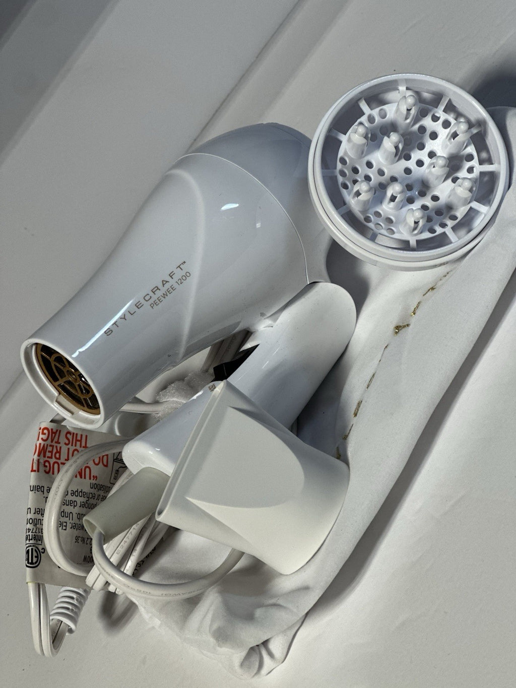 StyleCraft- PeeWee 1200. Hair Dryer MINI / White.  SCPW1200W  (2 Attachm + Bag)