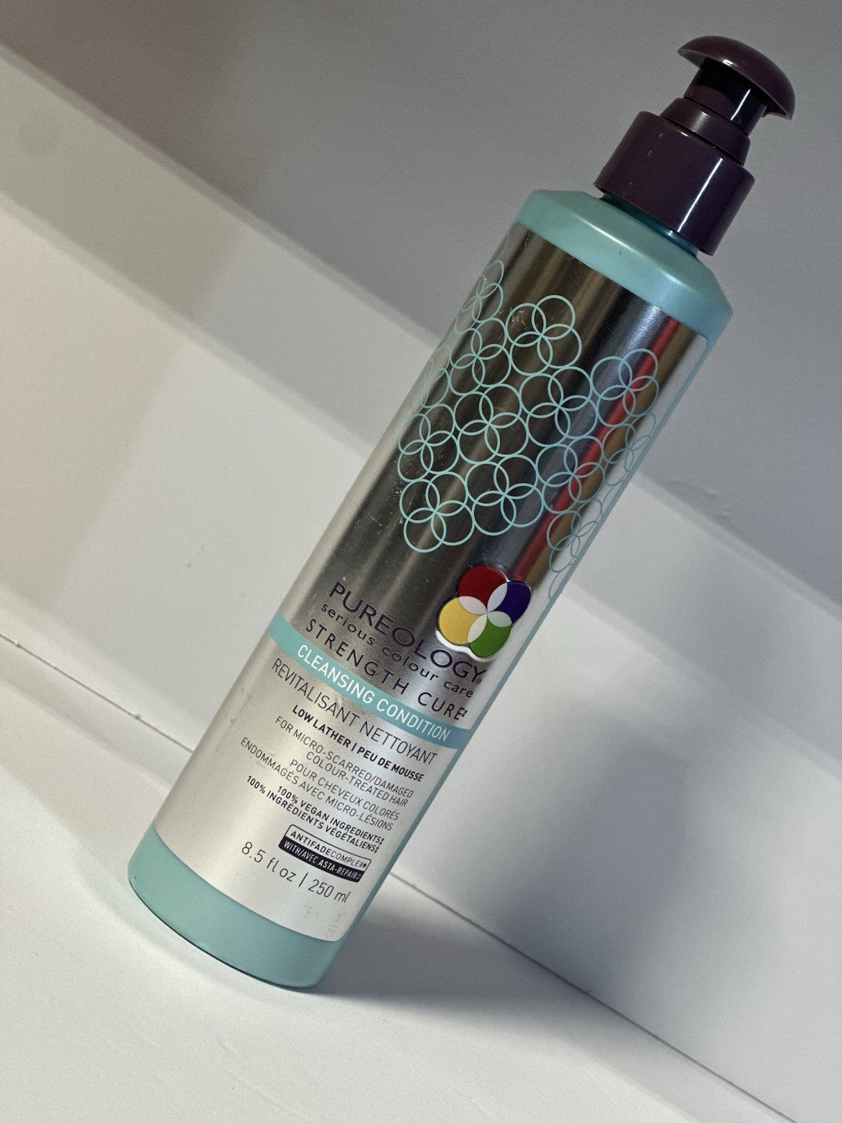 PUREOLOGY - Strength CURE / Cleansing Conditioner ( 8.5 Fl.oz. )